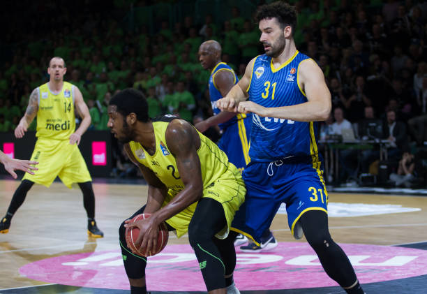 任意球技惊 任意球技惊