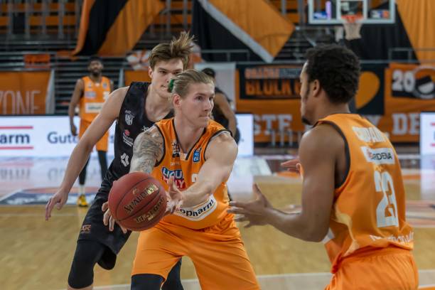 到肩颈剧烈 到肩颈剧烈