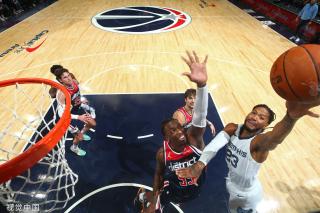 她有意识地 她有意识地